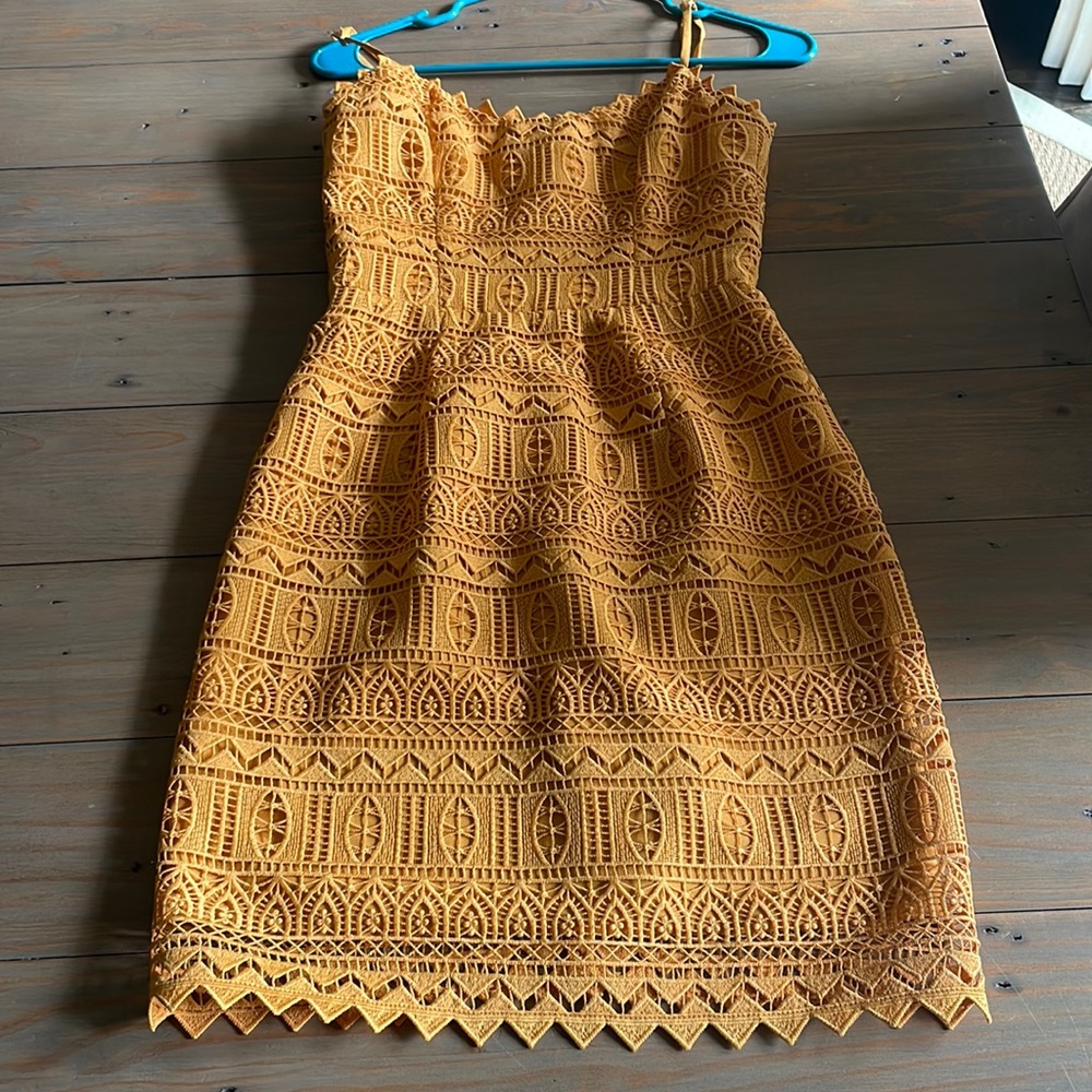 Gold XXS sleeveless formal dress